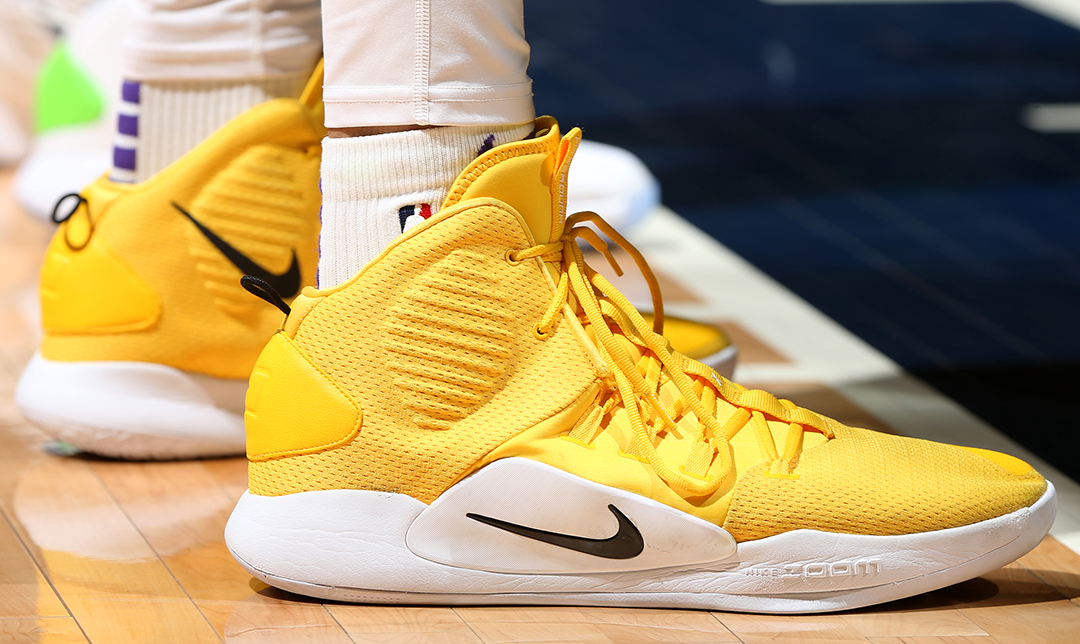 山东泰山选择韩鹏执教，凭借其责任感和团队精神，重燃球队斗志，提升士气，取得进步。（韩鹏执掌山东泰山：以责任与团队精神重燃斗志，提振士气促提升）