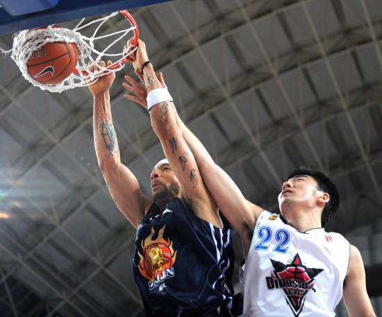 徐根宝：希望海港给国足输送更好的球员 我们的目标是世界杯（徐根宝：期待海港为国足培养更优人才，目标直指世界杯）